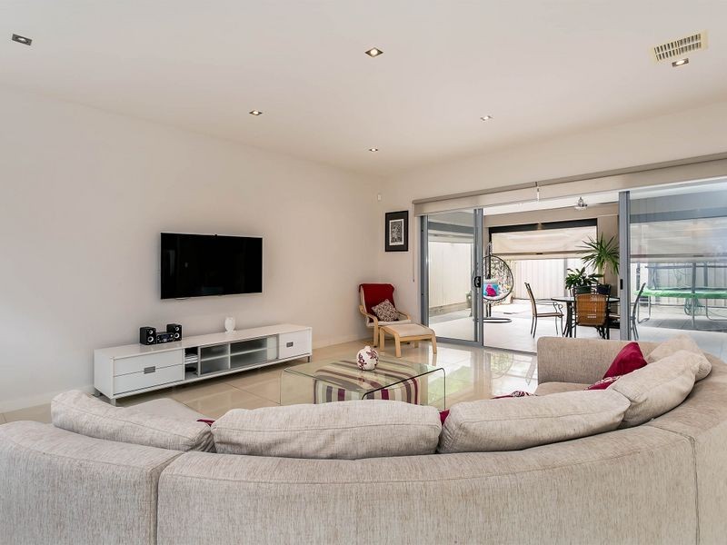 20a Leven Avenue, Seaton SA 5023