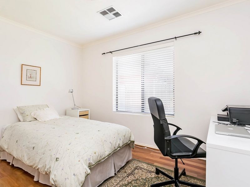 1a Winser Avenue, Seaton SA 5023