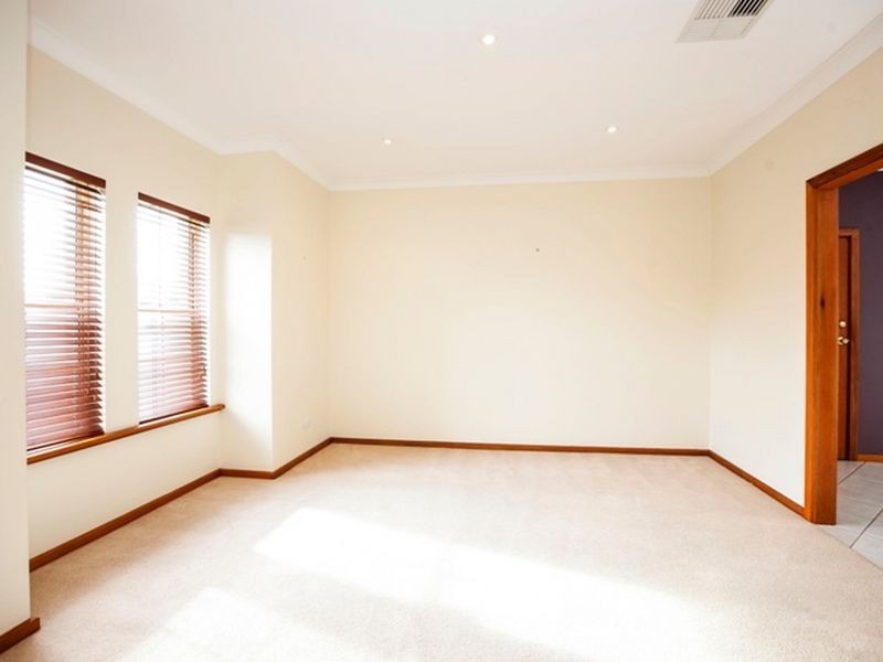 13 Kingborn Avenue, Seaton SA 5023