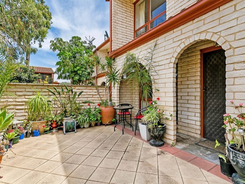 4/7 Mooloola Way, West Lakes Shore SA 5020