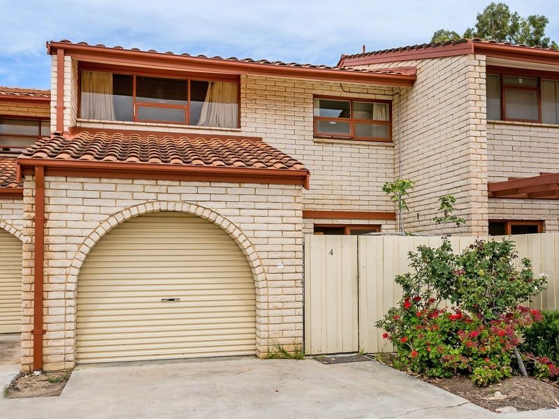 4/7 Mooloola Way, West Lakes Shore SA 5020