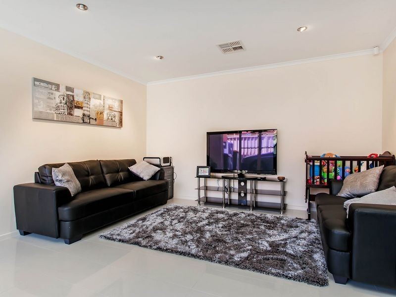 2 Cameron Avenue, Findon SA 5023