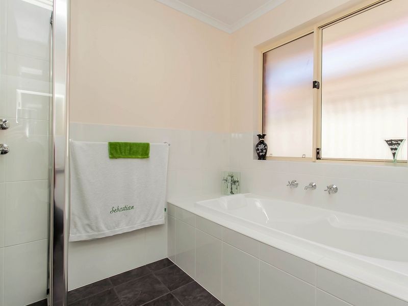 2 Cameron Avenue, Findon SA 5023
