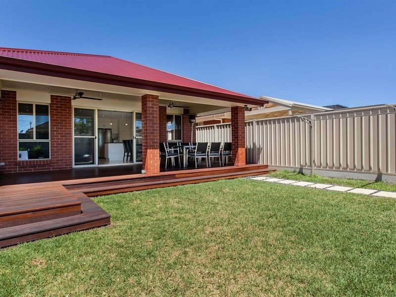 2 Cameron Avenue, Findon SA 5023