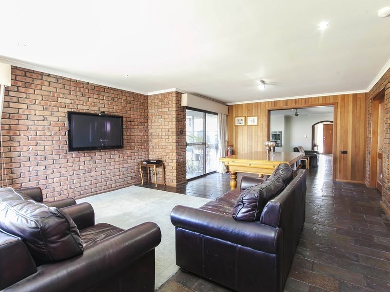 5 Pitcairn Grove, West Lakes SA 5021