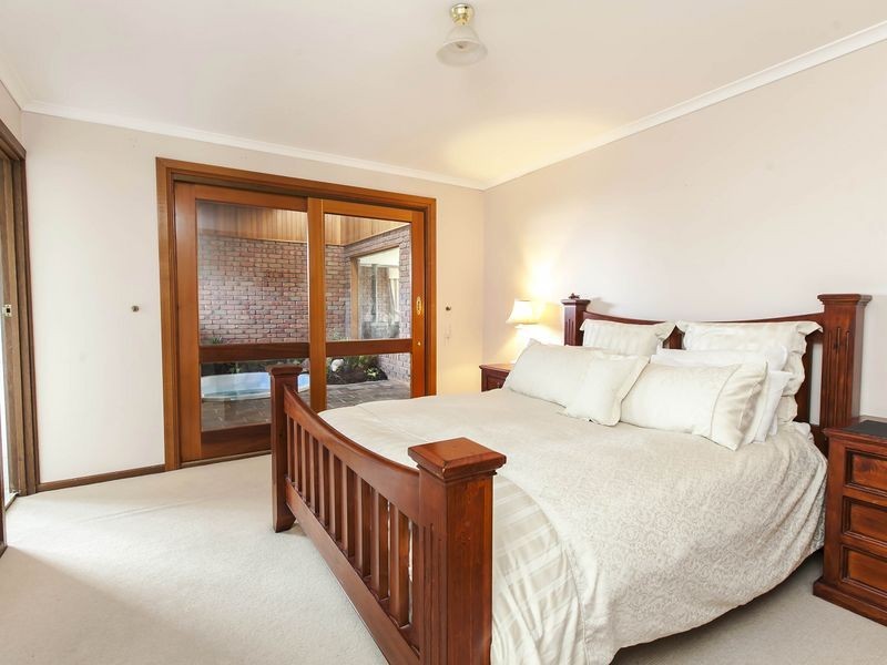 5 Pitcairn Grove, West Lakes SA 5021