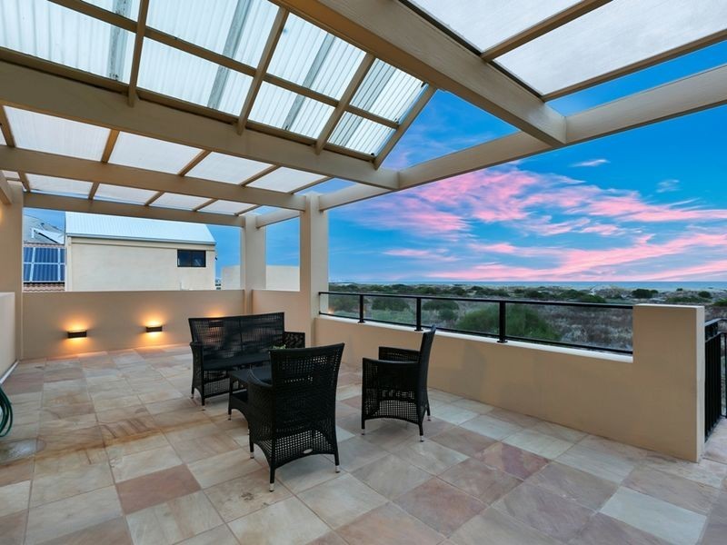 12 Gulf Point Drive, North Haven SA 5018