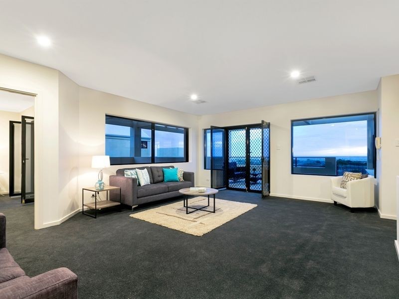 12 Gulf Point Drive, North Haven SA 5018