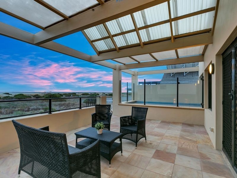 12 Gulf Point Drive, North Haven SA 5018