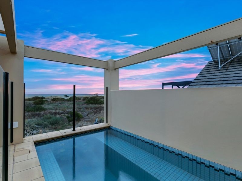 12 Gulf Point Drive, North Haven SA 5018