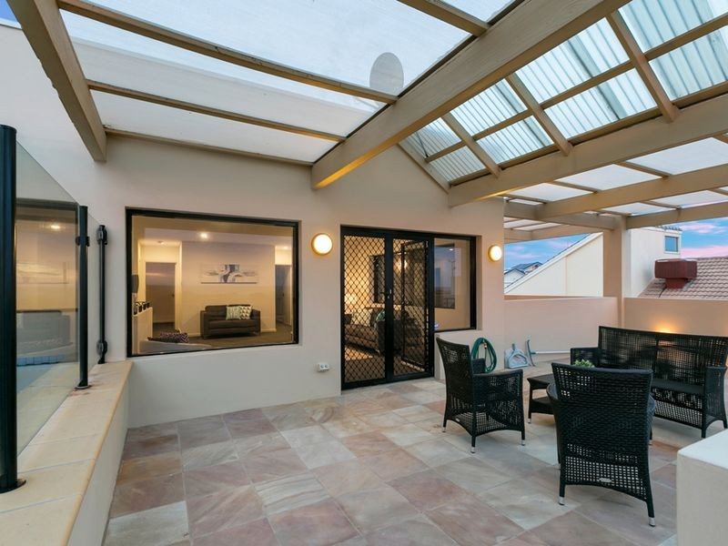 12 Gulf Point Drive, North Haven SA 5018