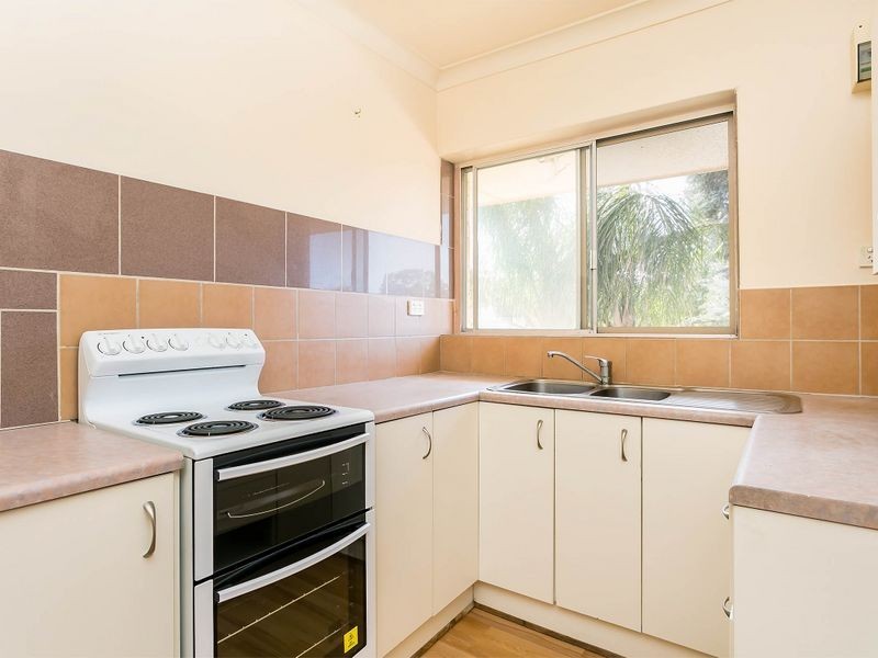 4/16 Russell Street East, Rosewater SA 5013