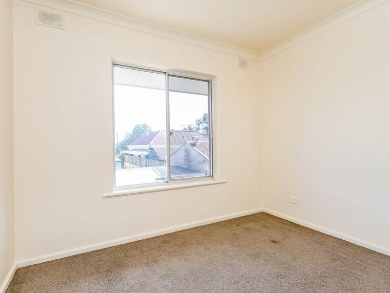 4/16 Russell Street East, Rosewater SA 5013