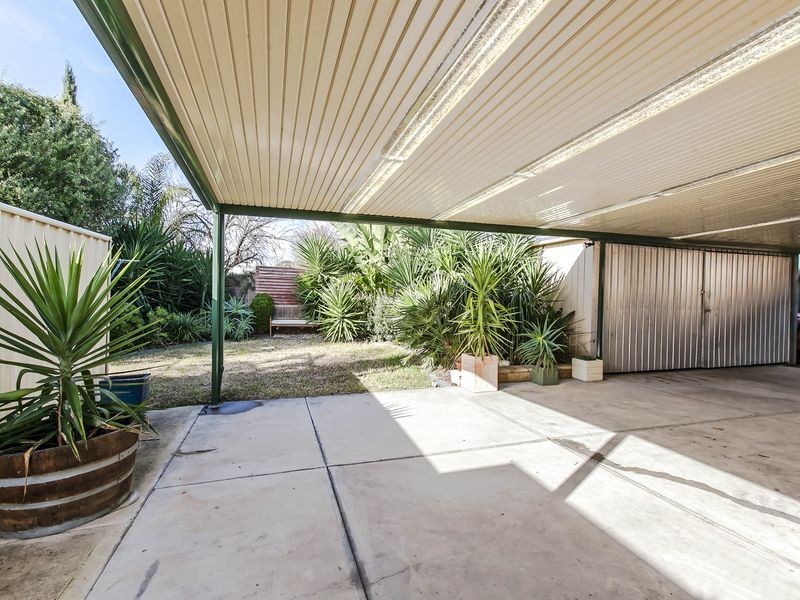 98 Langham Place, Port Adelaide SA 5015