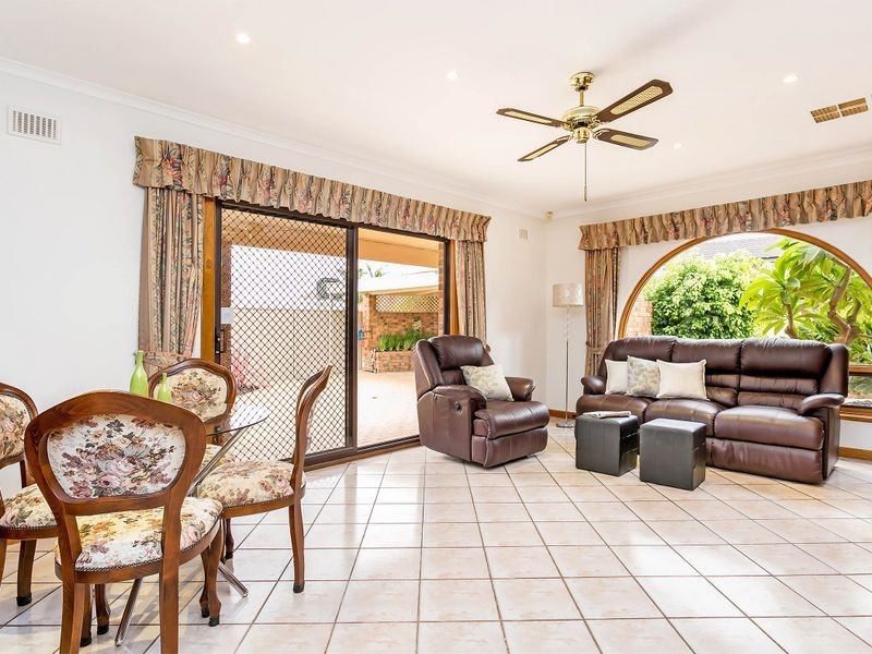 2 Martinique Court, West Lakes SA 5021