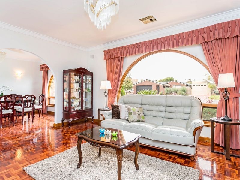 2 Martinique Court, West Lakes SA 5021