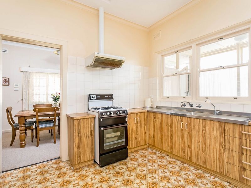 16 Andrew Street, Hendon SA 5014