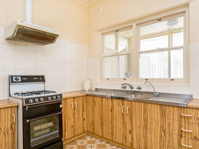 16 Andrew Street, Hendon SA 5014