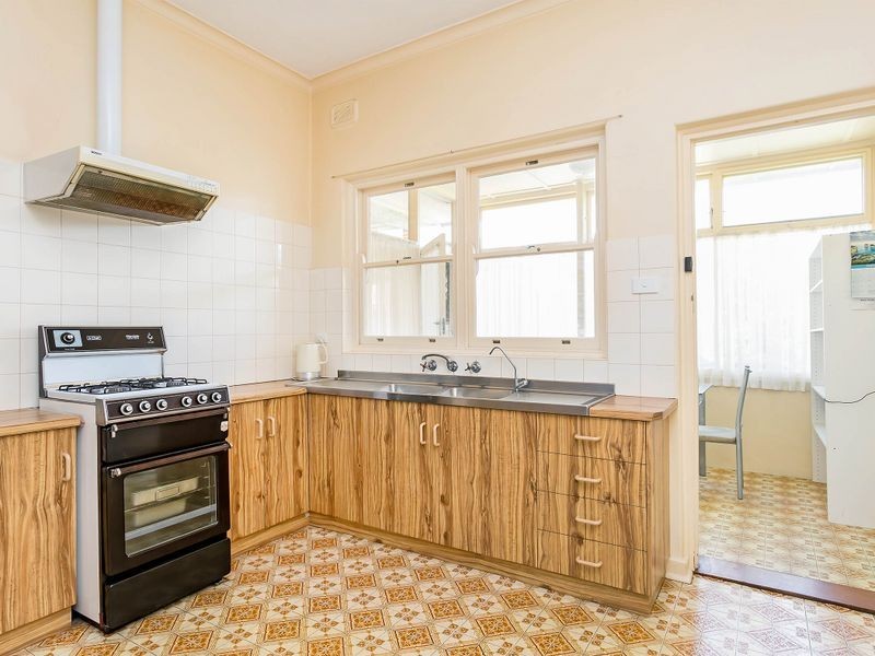 16 Andrew Street, Hendon SA 5014