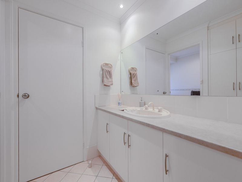 15 Legend Avenue, Walkley Heights SA 5098