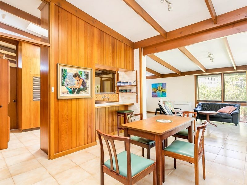 25 Lochside Drive, West Lakes SA 5021