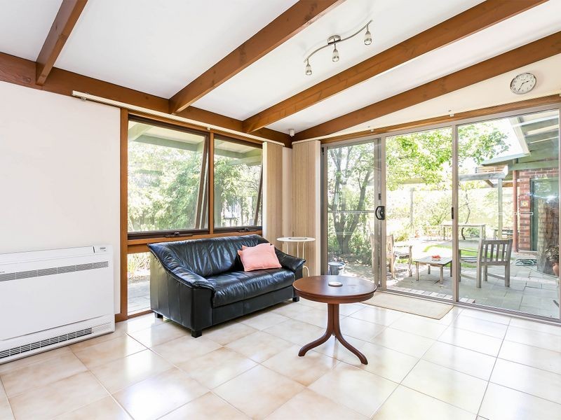 25 Lochside Drive, West Lakes SA 5021