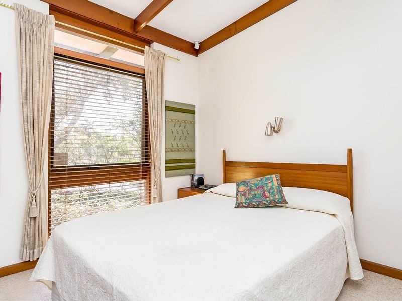 25 Lochside Drive, West Lakes SA 5021