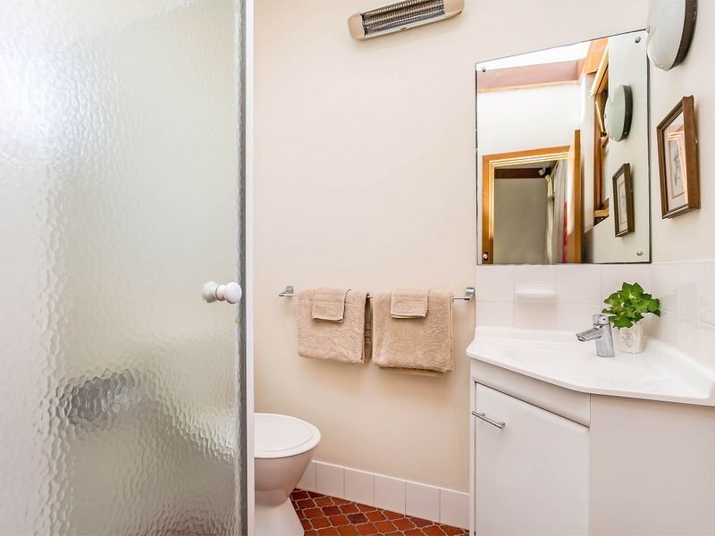 25 Lochside Drive, West Lakes SA 5021