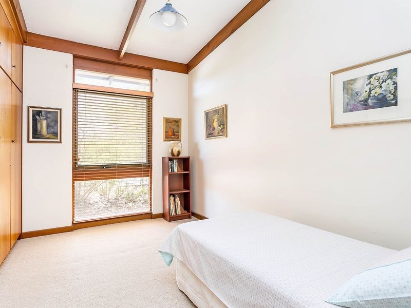 25 Lochside Drive, West Lakes SA 5021