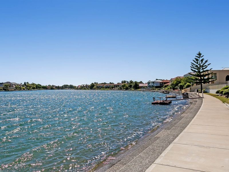 25 Lochside Drive, West Lakes SA 5021