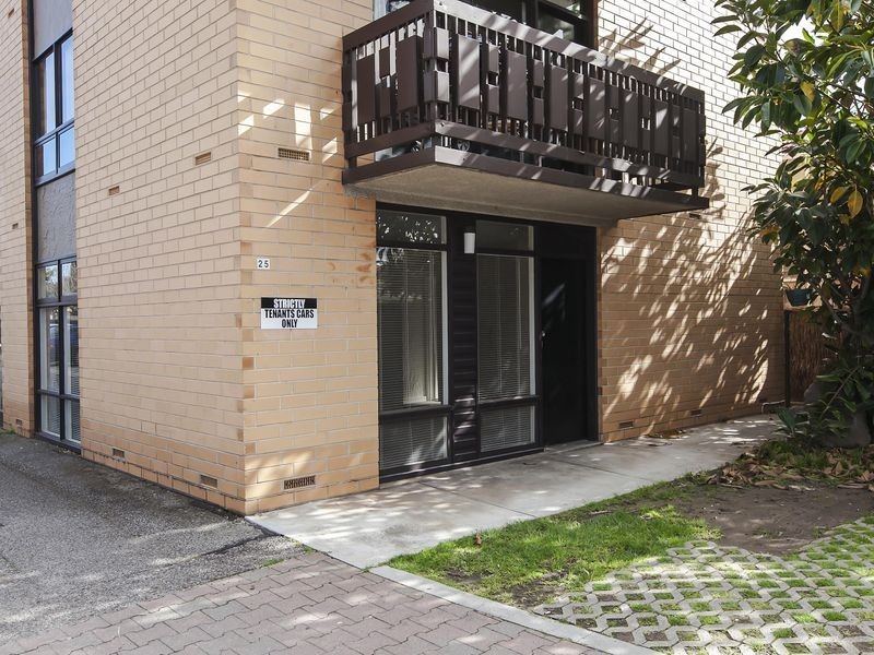 1/25 Partridge Street, Glenelg SA 5045