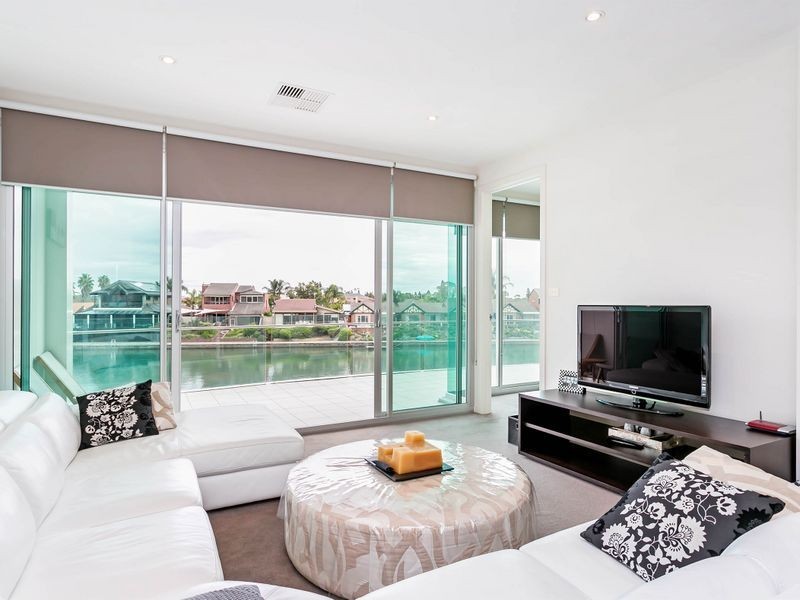 8/155 Brebner Drive, West Lakes SA 5021