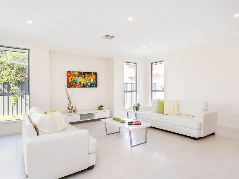 2 Sunset Crescent, Grange SA 5022