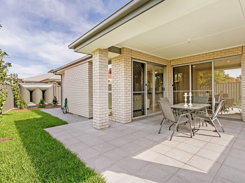 2 Sunset Crescent, Grange SA 5022