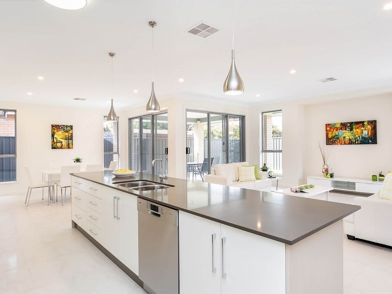 2 Sunset Crescent, Grange SA 5022