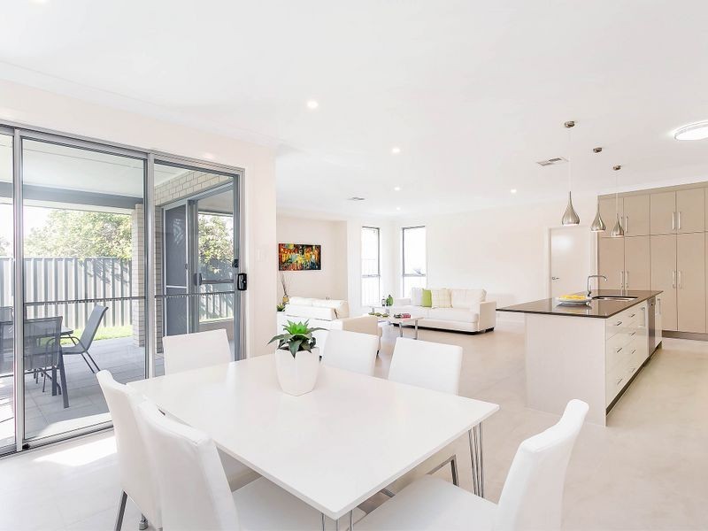 2 Sunset Crescent, Grange SA 5022