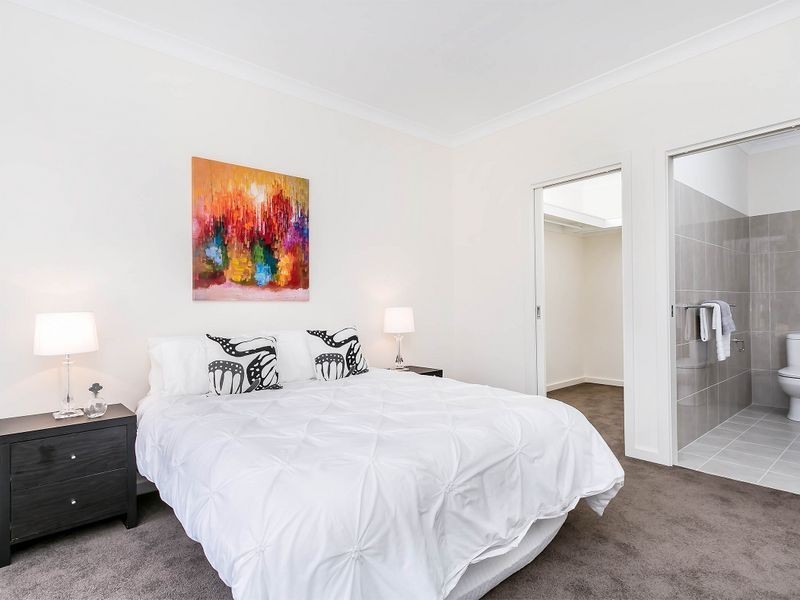 2 Sunset Crescent, Grange SA 5022