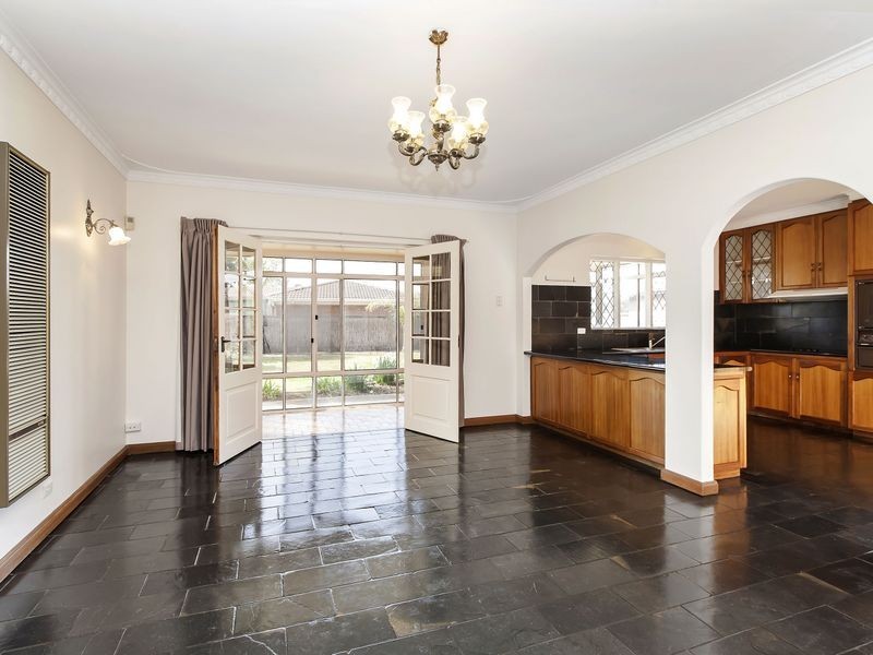 6 Lakeview Avenue, West Lakes SA 5021