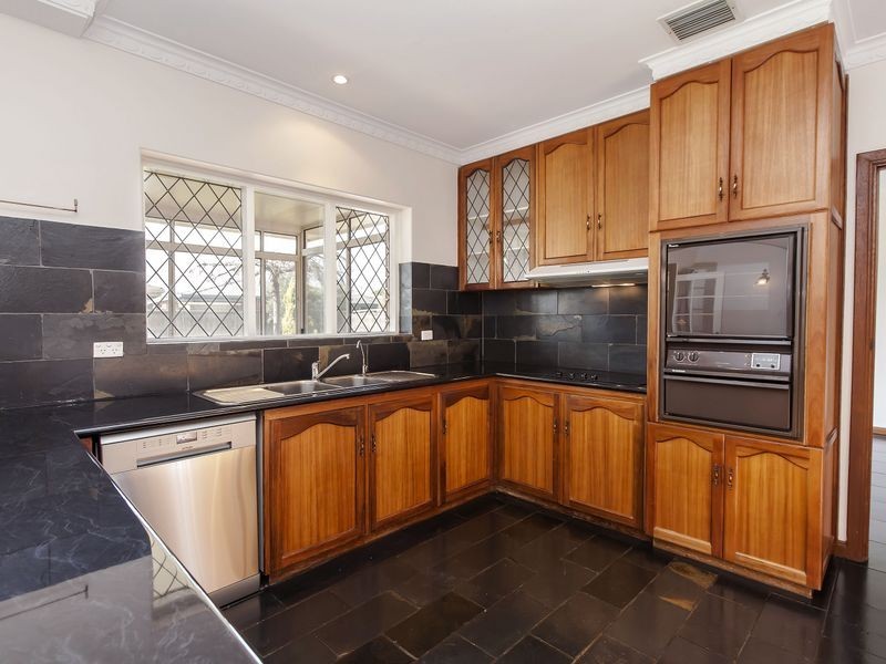 6 Lakeview Avenue, West Lakes SA 5021