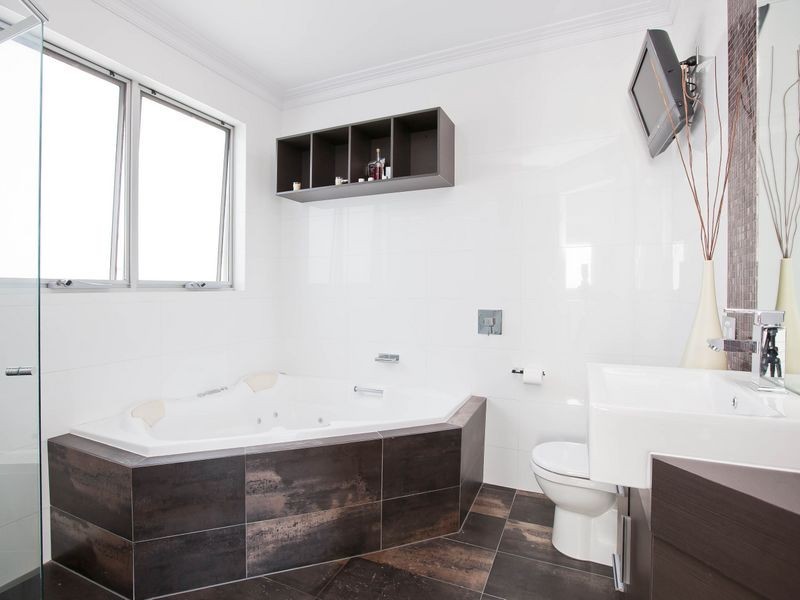 5 Colony Court, West Lakes SA 5021