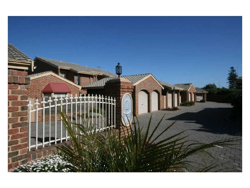 6/74 Martin Court, West Lakes SA 5021