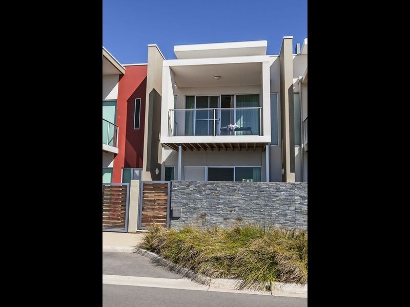 12 Karka Cove, New Port SA 5015