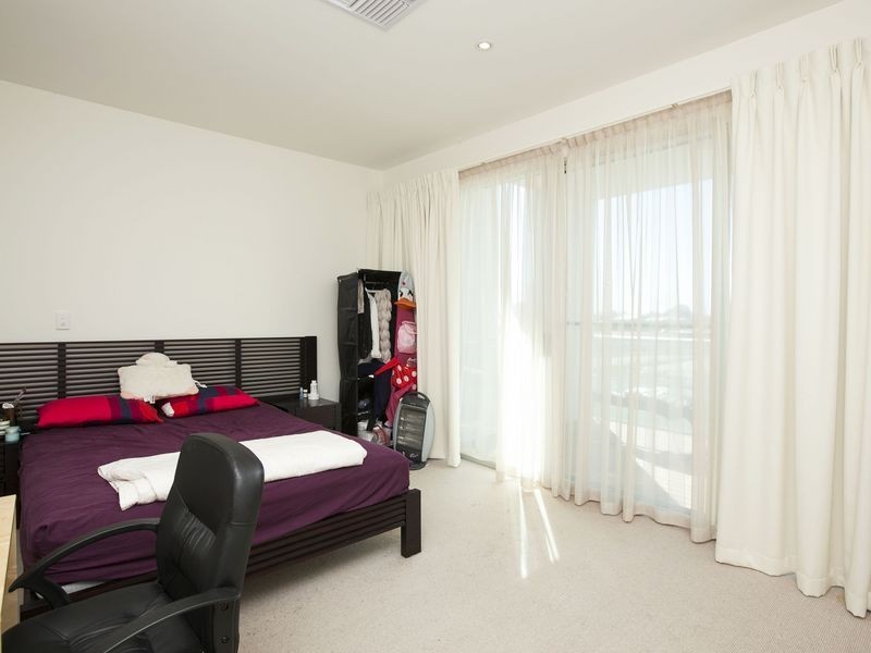 12 Karka Cove, New Port SA 5015
