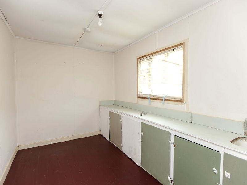 24 Waller Street, Mansfield Park SA 5012