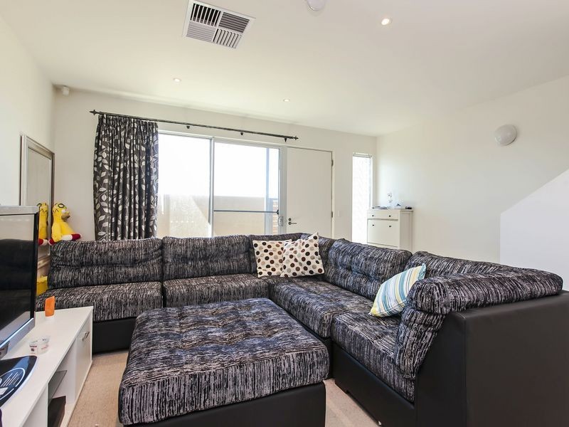 12 Karka Cove, New Port SA 5015