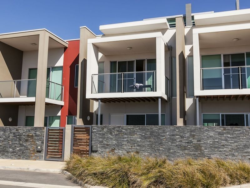 12 Karka Cove, New Port SA 5015