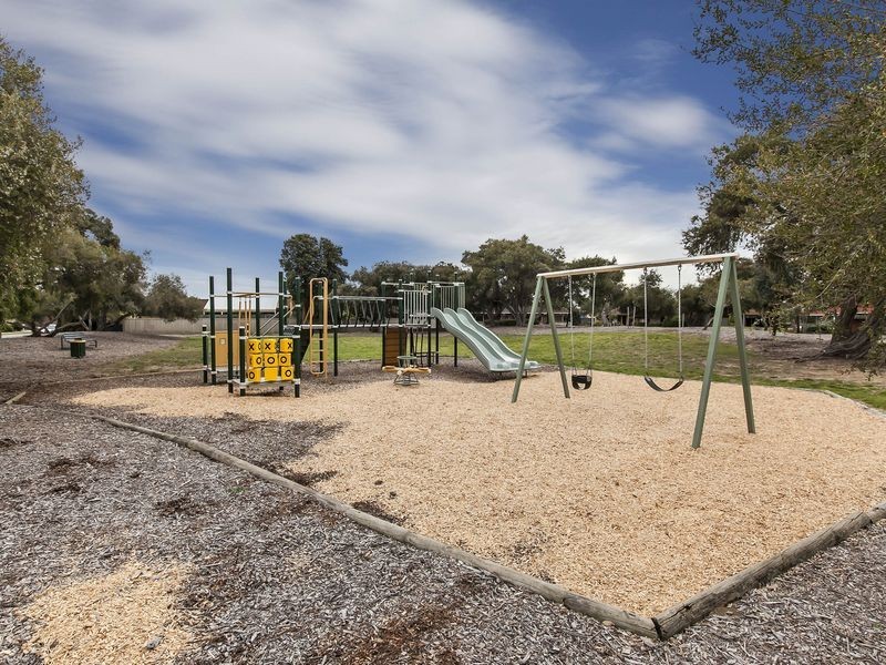 9 Noosa Place, West Lakes Shore SA 5020