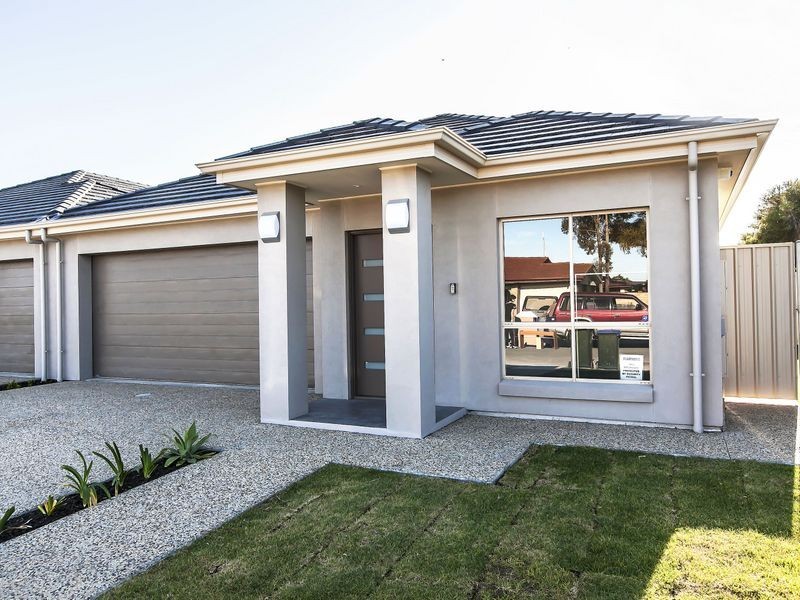 2 Daly Crescent, West Lakes Shore SA 5020