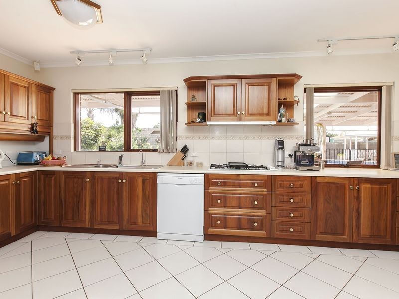 6 Antigua Grove, West Lakes SA 5021