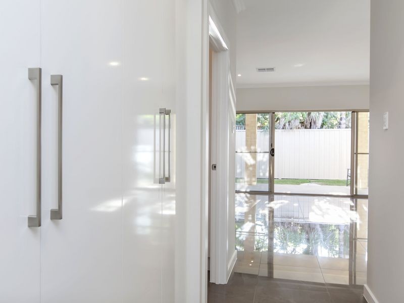 2A Daly Crescent, West Lakes Shore SA 5020